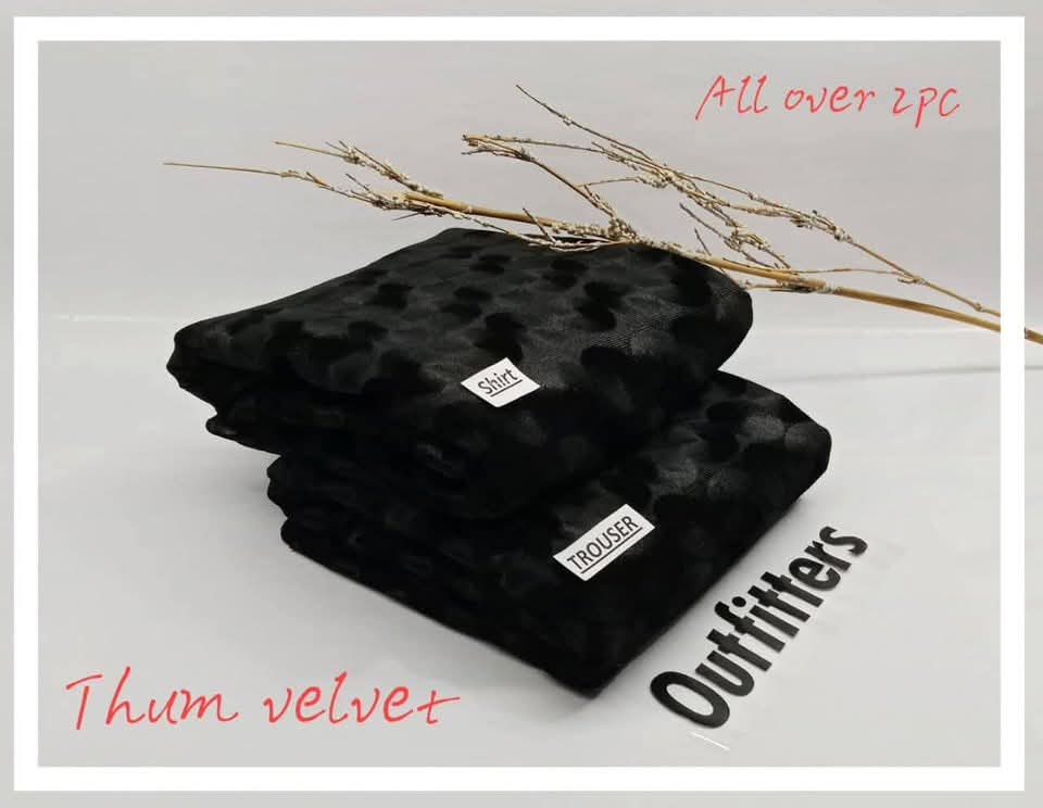 2pc Elegant Velvet pluchi Winter Collection  D-7507